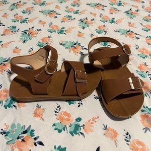 Girl sandal size 8